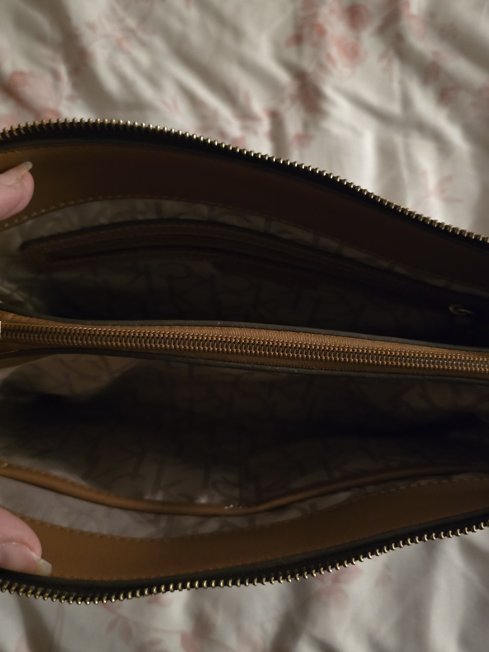 Vintage Calvin Klein Brown Shoulder Bag with Gold Chain and Monogram Print - Picture 4 of 6